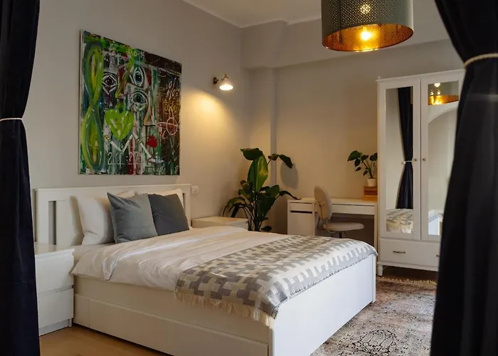 Double Near Cismigiu Park Apartment Bucharest