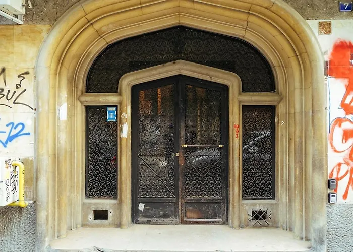 Апартаменти Double Near Cismigiu Park